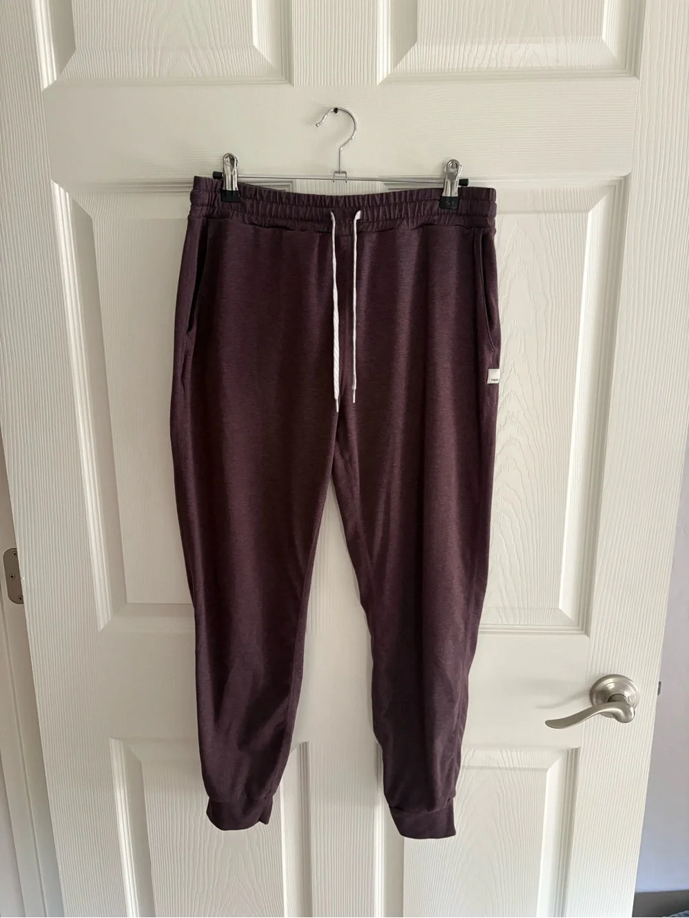 vuori medium joggers - Picture 1 of 3